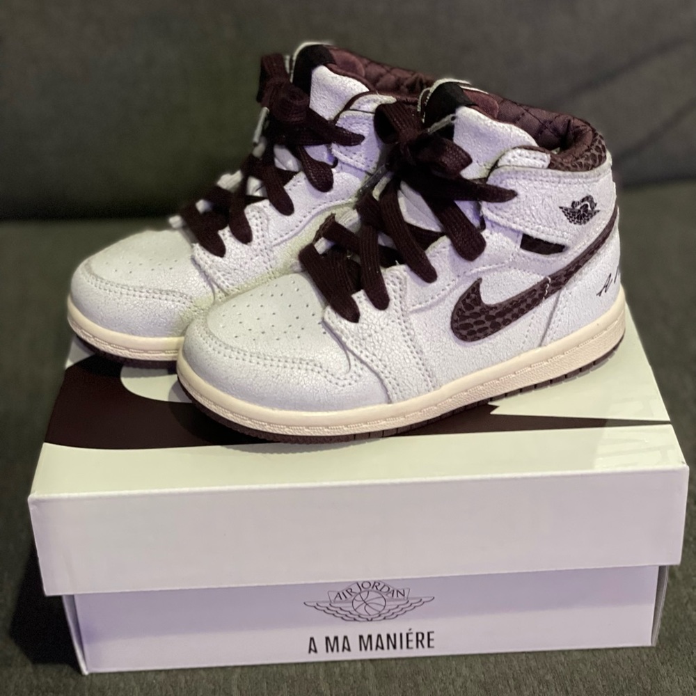 JORDAN 1 A MA MANIÉRE SIZE 8C - LIKE NEW